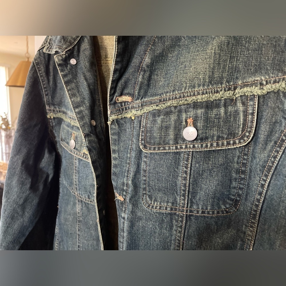 Kenneth Cole | Jean Jacket, Denim•••Frayed Detail, EXCELLENT—Medium - Picture 4 of 13
